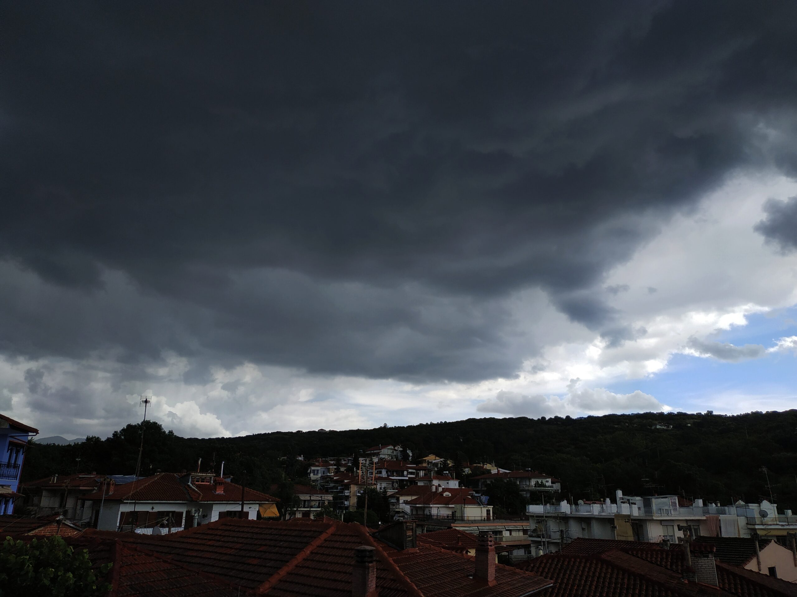 Έντονη αστάθεια την Κυριακή- καταιγίδες κατά τόπους