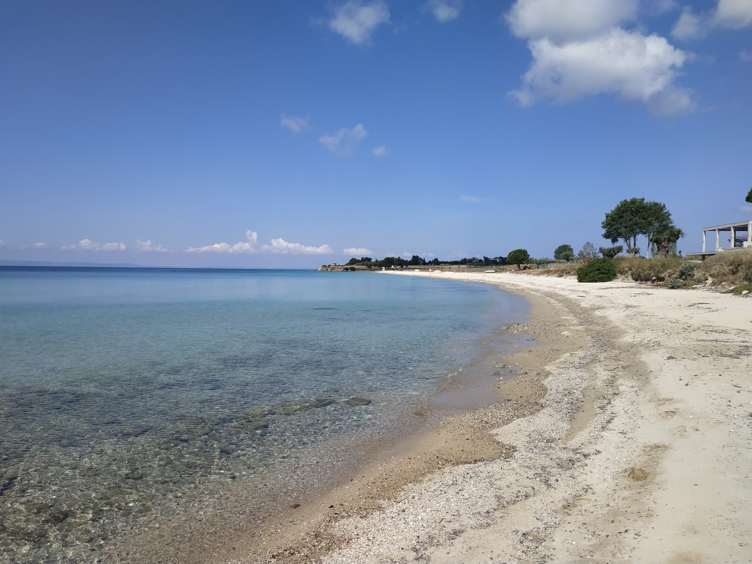 Βελτιωμένος ο καιρός την Κυριακή- λίγες μπόρες στα βόρεια