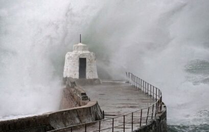 Μεγάλες καταστροφές στην Γαλλία απο τον κυκλώνα Άλεξ. Καταστροφες και στην Ιταλία απο πλημμύρες.